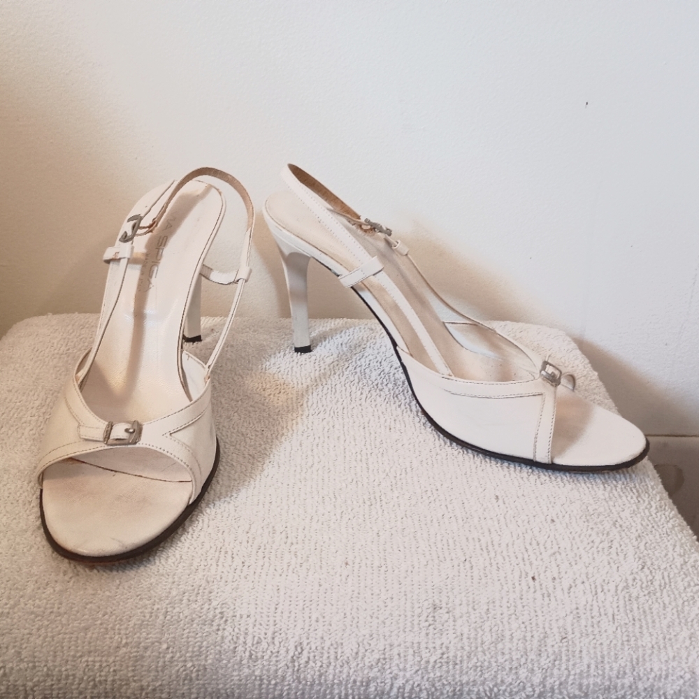 Elegant White Via Spiga Italian Italy Slingback Heels Stilettos 9 1/2 M